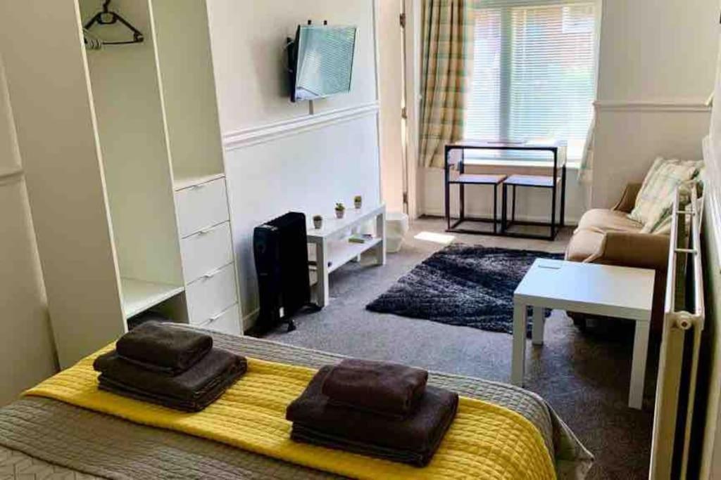 1Studio Avenue House Scarborough Ngoại thất bức ảnh